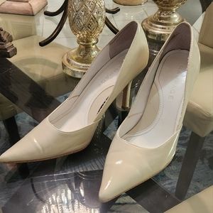 RAMPAGE MARIA IVORY PUMPS - SIZE 10